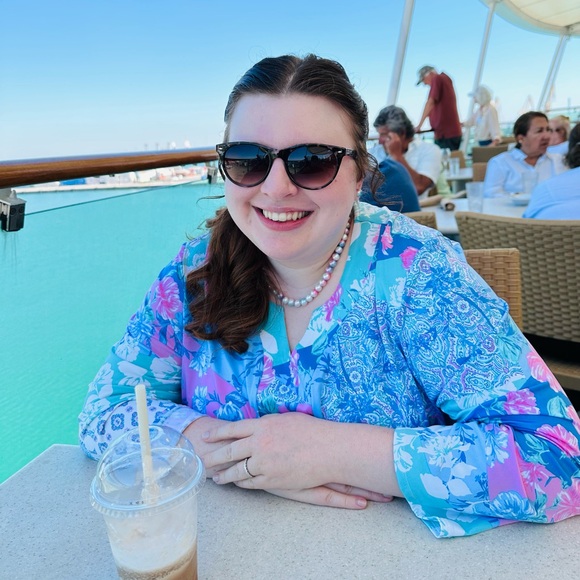 Meet your Posher, Lindsey - Picture 3 of 4